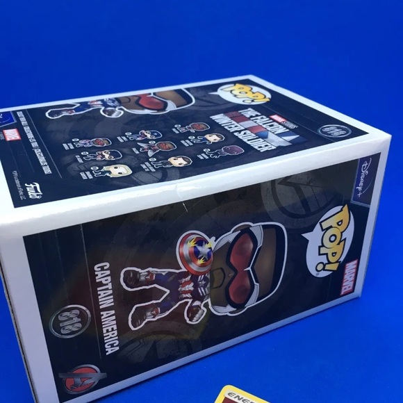 Funko Pop! Falcon and the Winter Soldier: Captain America #818 Amazon Exclusive - Picture 9 of 11